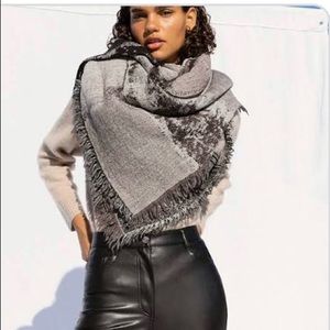 WILFRED Aritzia Brown Wool Blanket Scarf